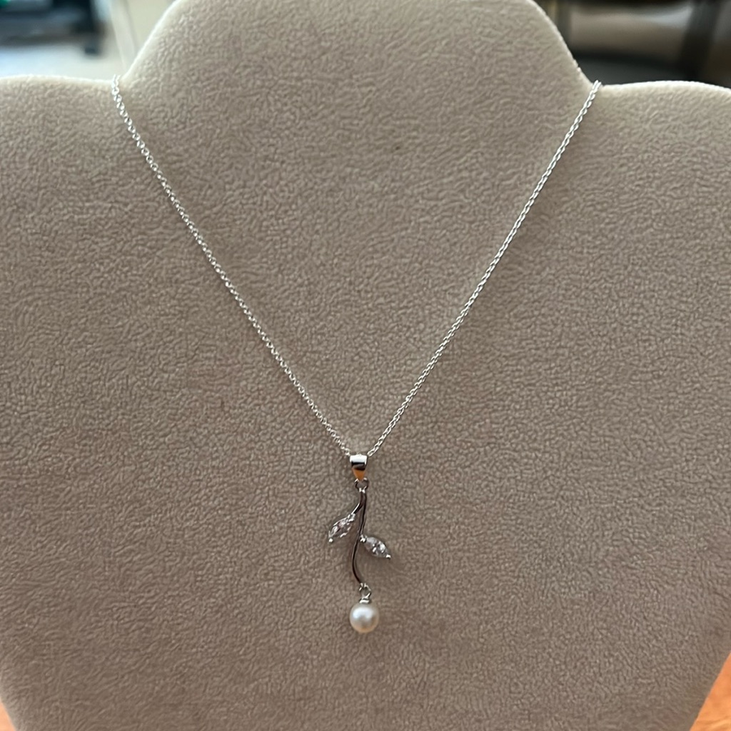 Necklace 15$